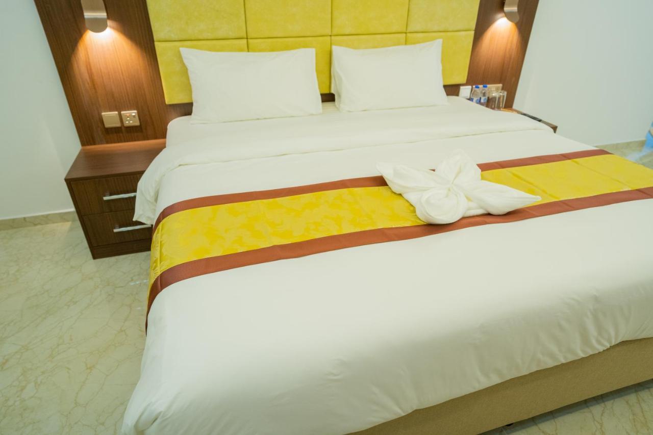 Grand Mirage Hotel