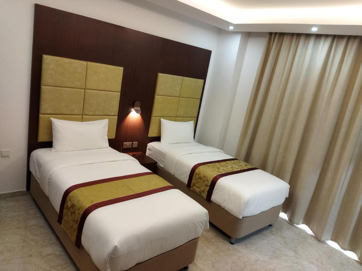 Grand Mirage