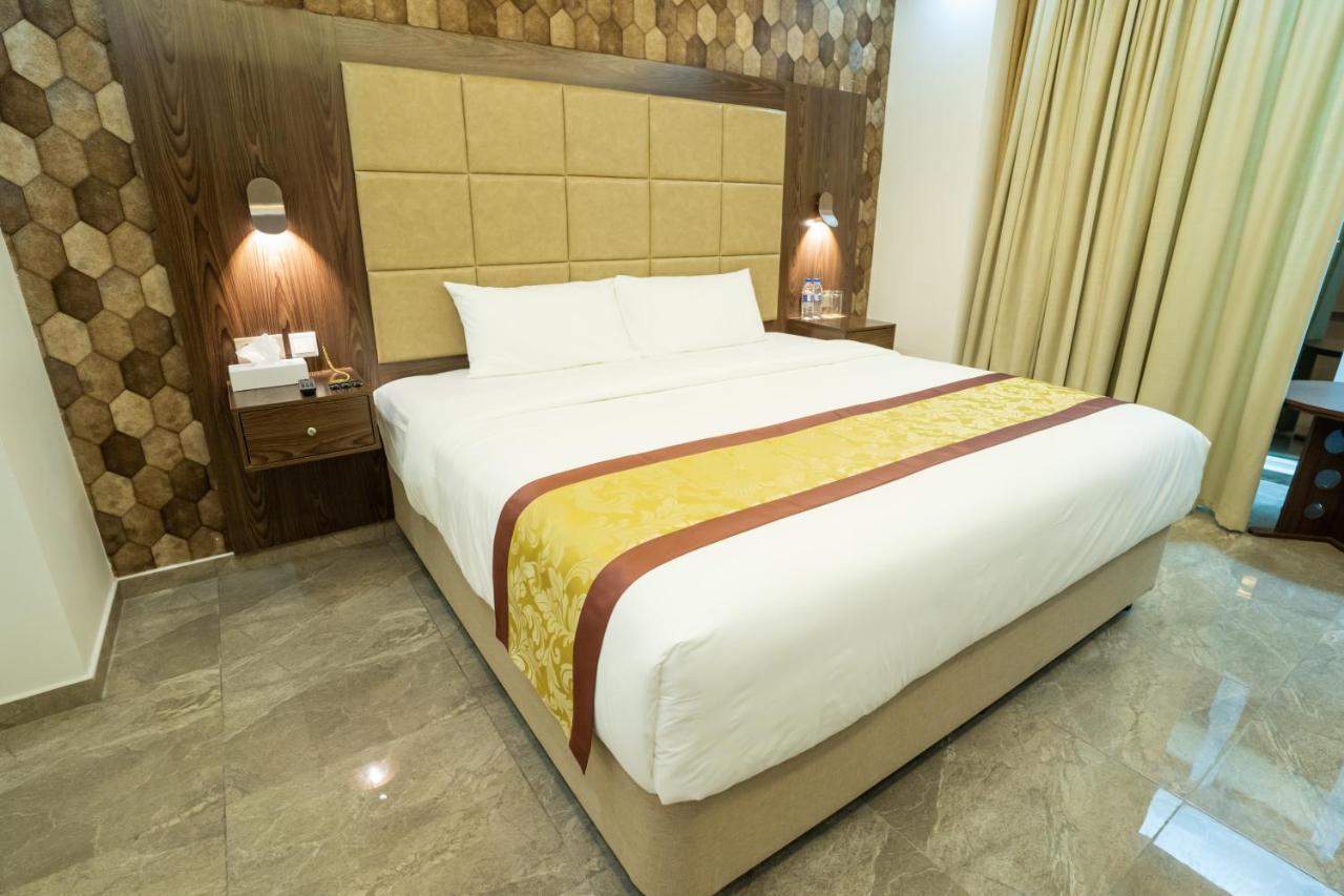 Grand Mirage Hotel